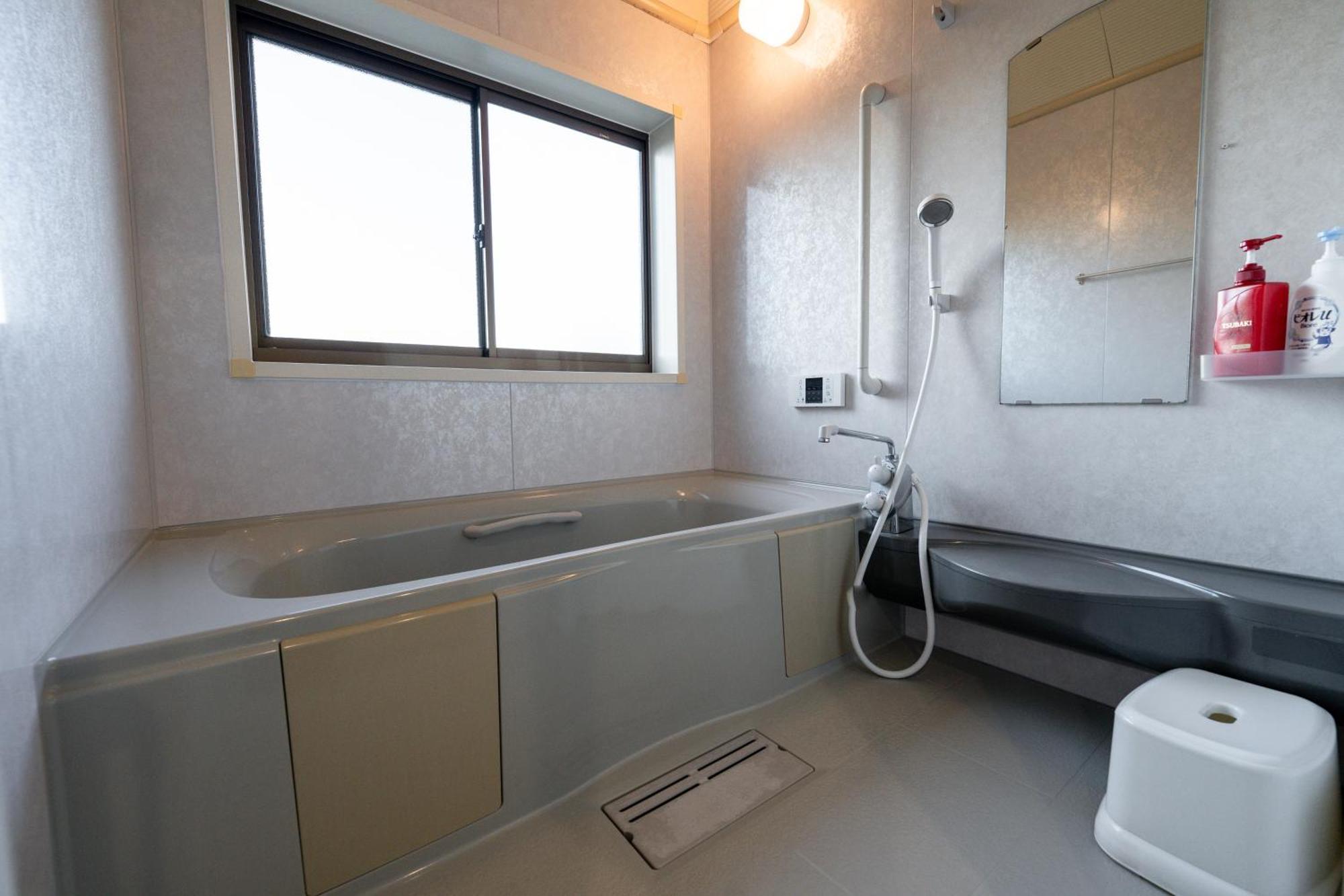 House Asa: Beachside Sauna Retreat With Bbq & Karaoke